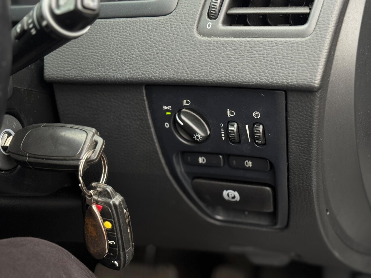 Used Volvo XC90 2011 for sale - 76634284: Photo 73