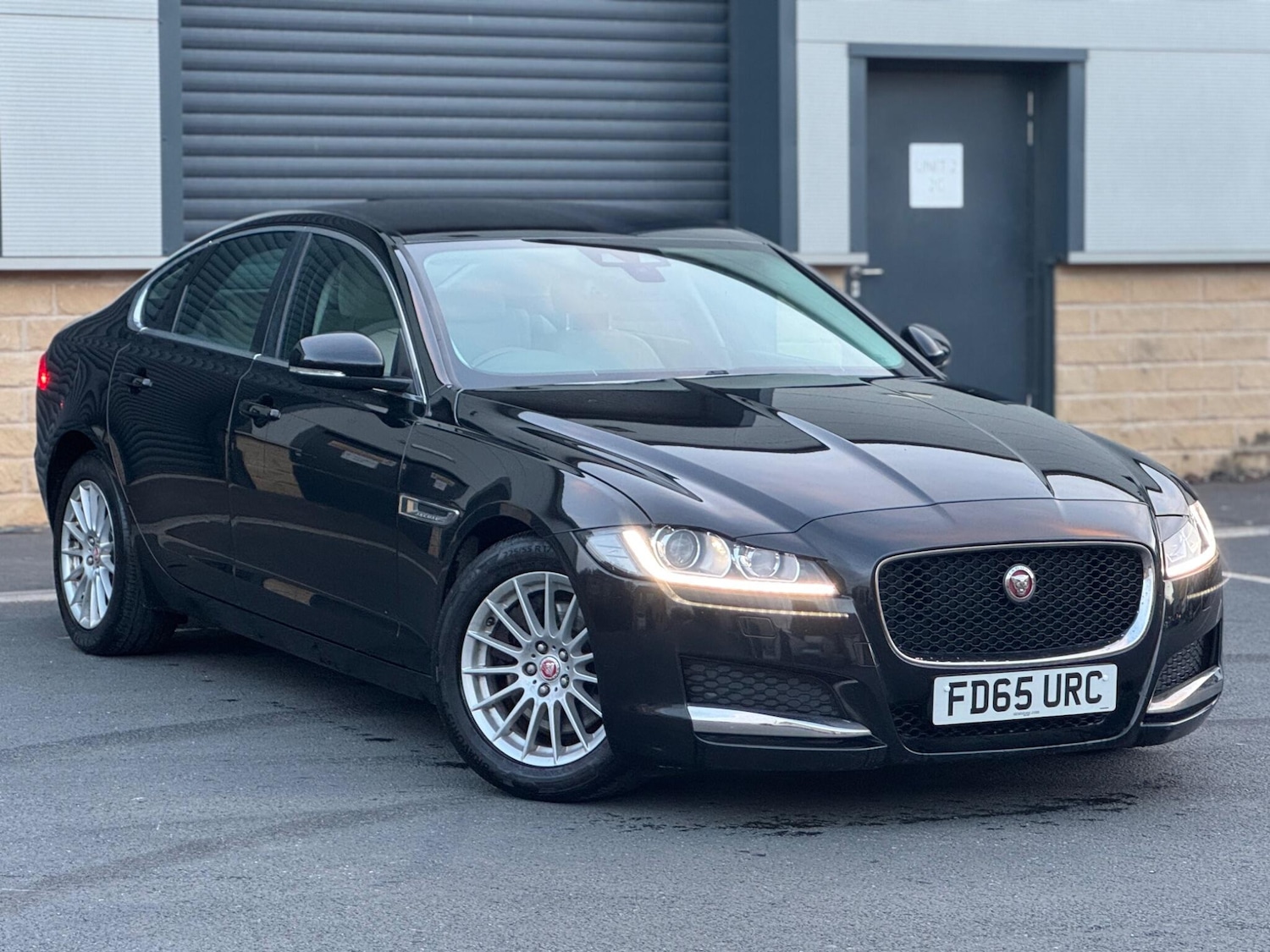 Used Jaguar XF 2015 for sale - 76633576: Photo 1