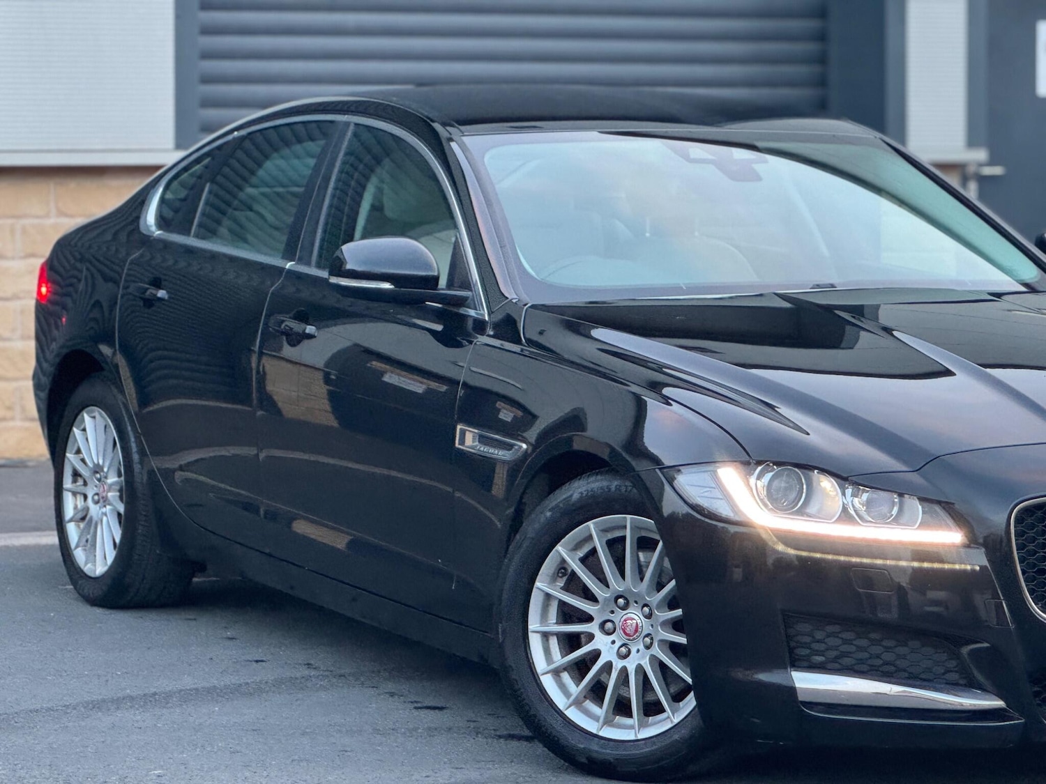 Used Jaguar XF 2015 for sale - 76633576: Photo 10