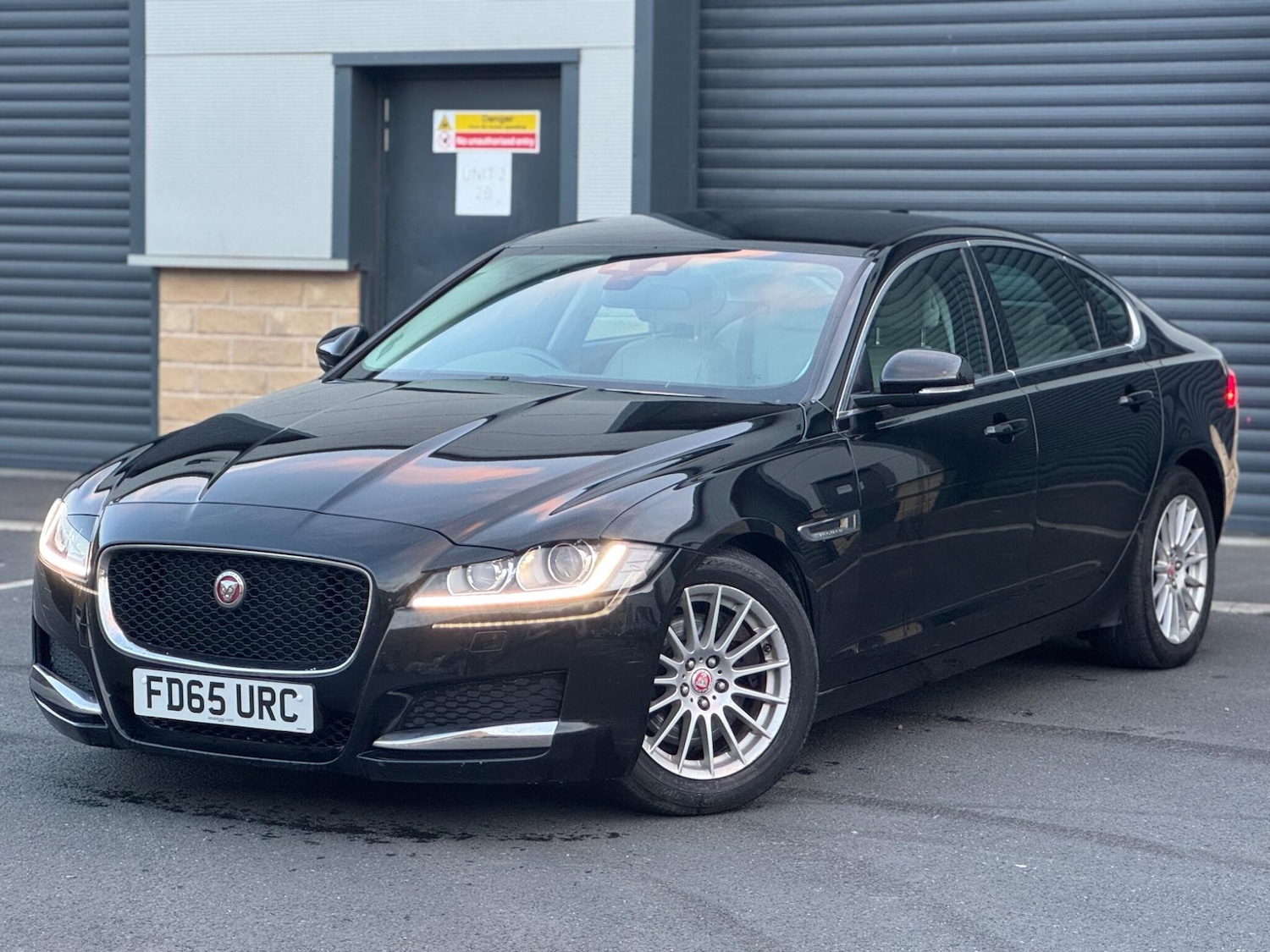 Used Jaguar XF 2015 for sale - 76633576: Photo 13