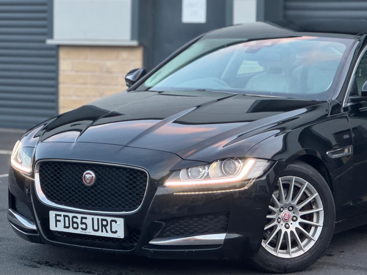 Used Jaguar XF 2015 for sale - 76633576: Photo 14