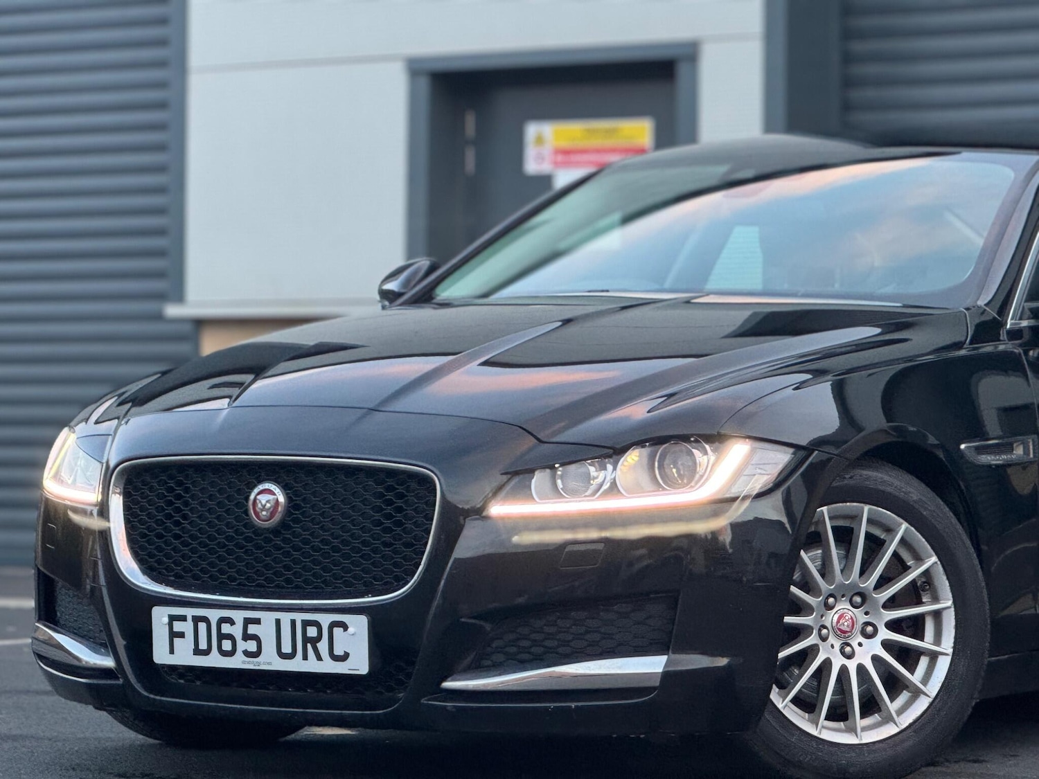Used Jaguar XF 2015 for sale - 76633576: Photo 16