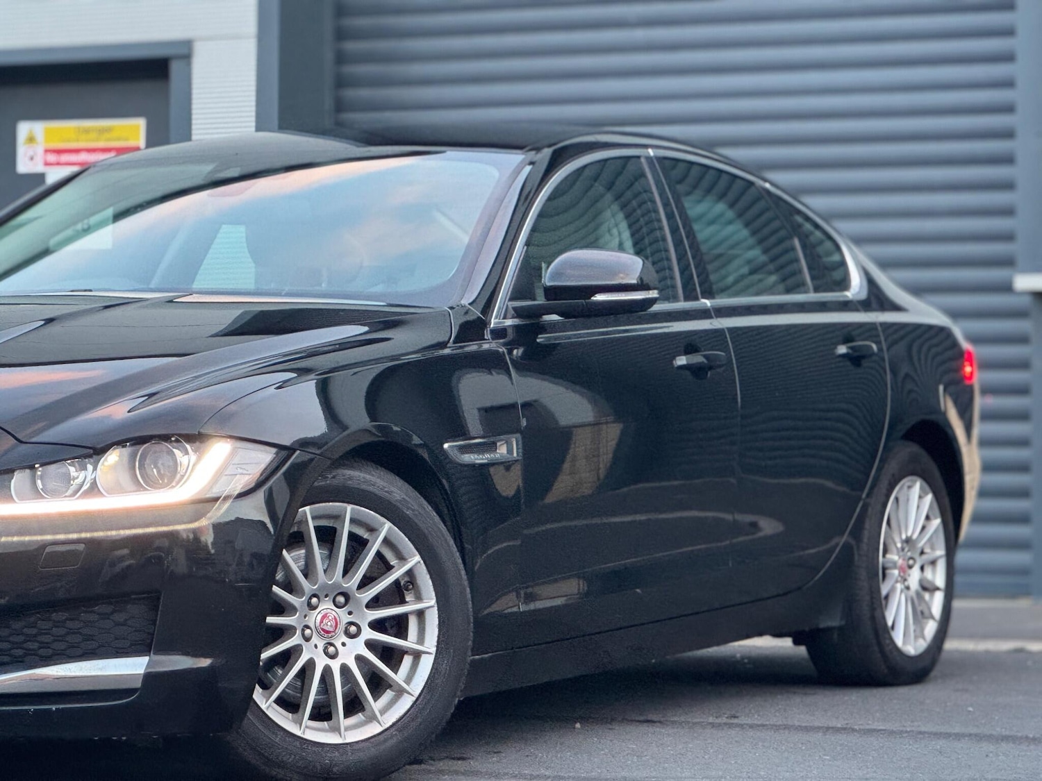 Used Jaguar XF 2015 for sale - 76633576: Photo 17