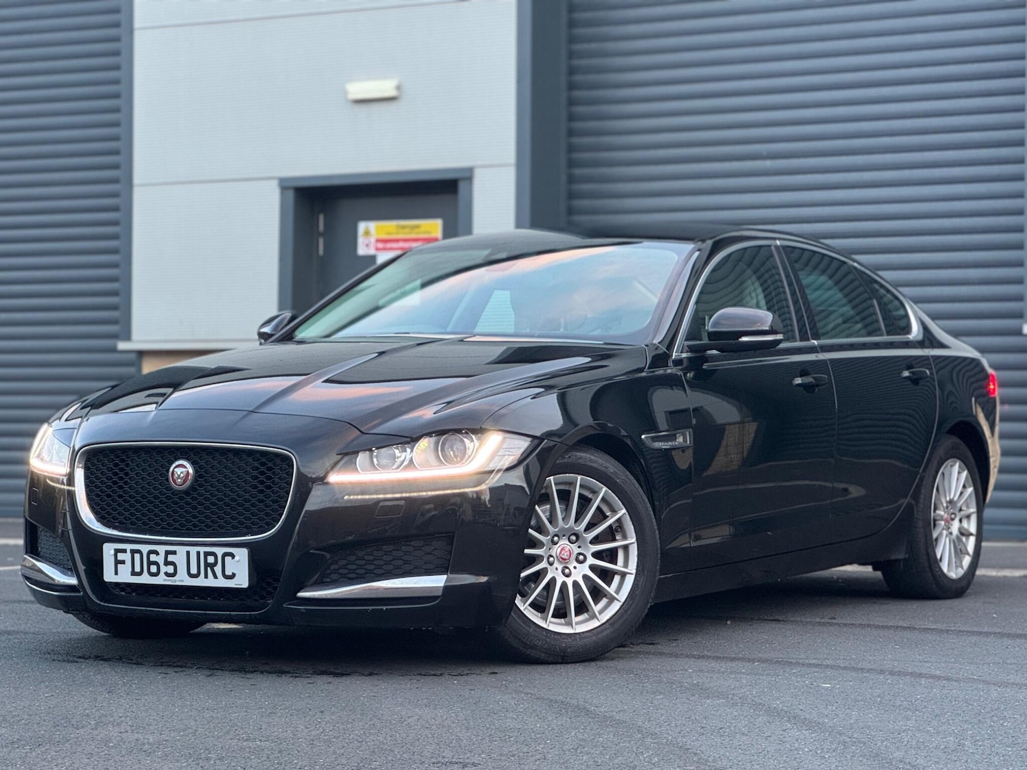 Used Jaguar XF 2015 for sale - 76633576: Photo 18