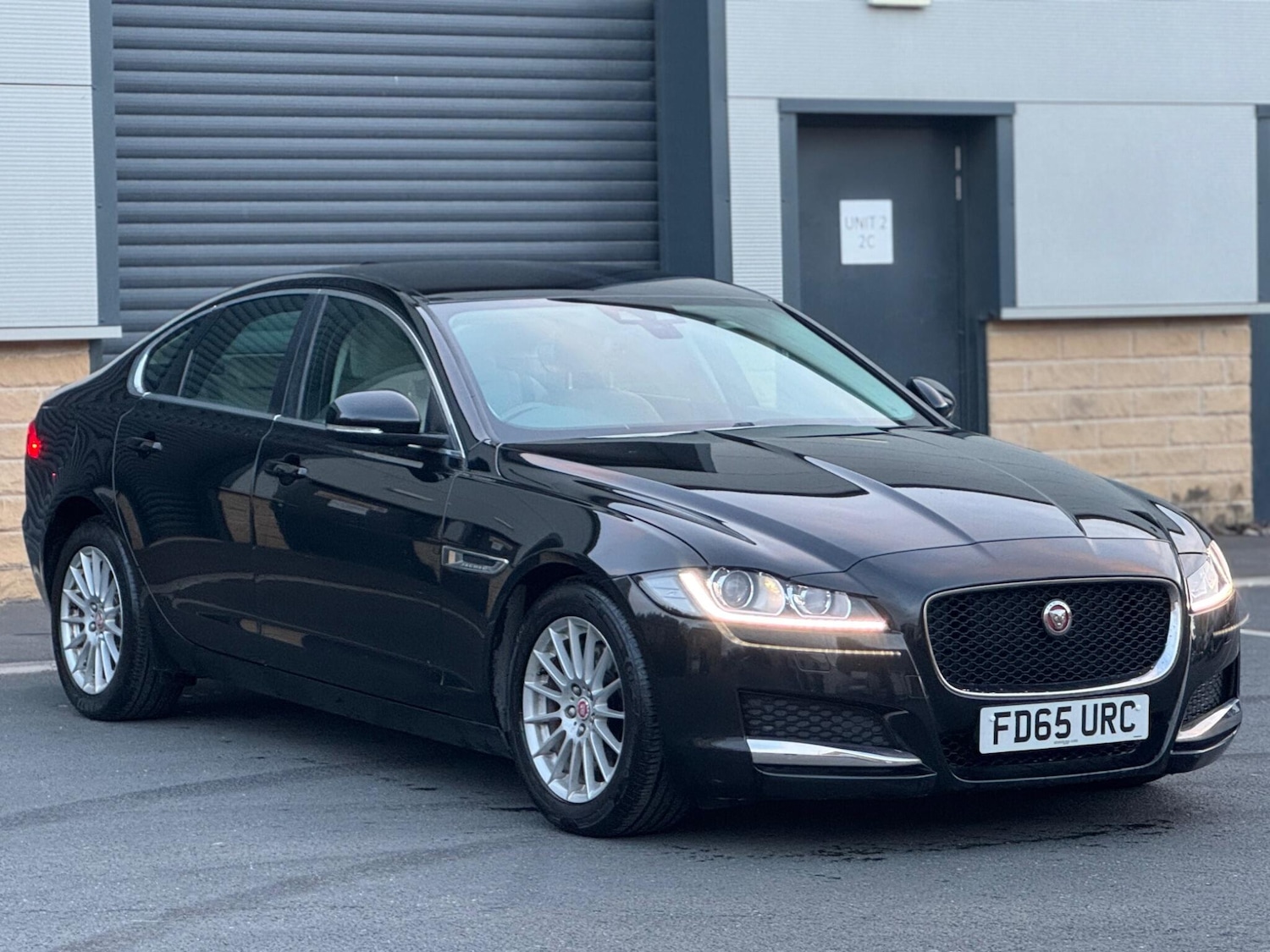 Used Jaguar XF 2015 for sale - 76633576: Photo 2