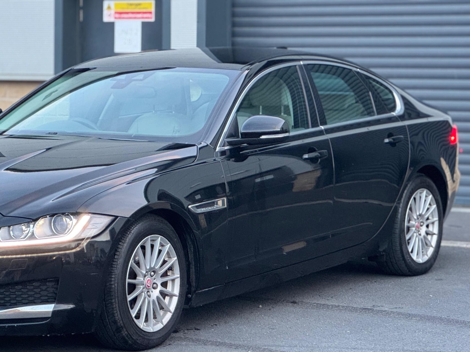 Used Jaguar XF 2015 for sale - 76633576: Photo 21