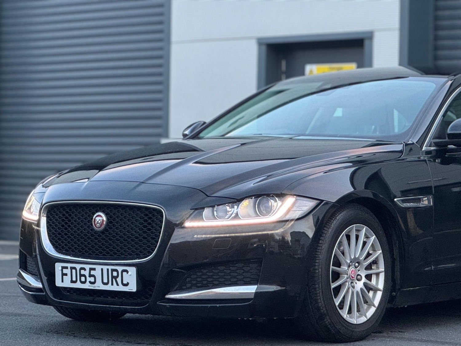 Used Jaguar XF 2015 for sale - 76633576: Photo 22