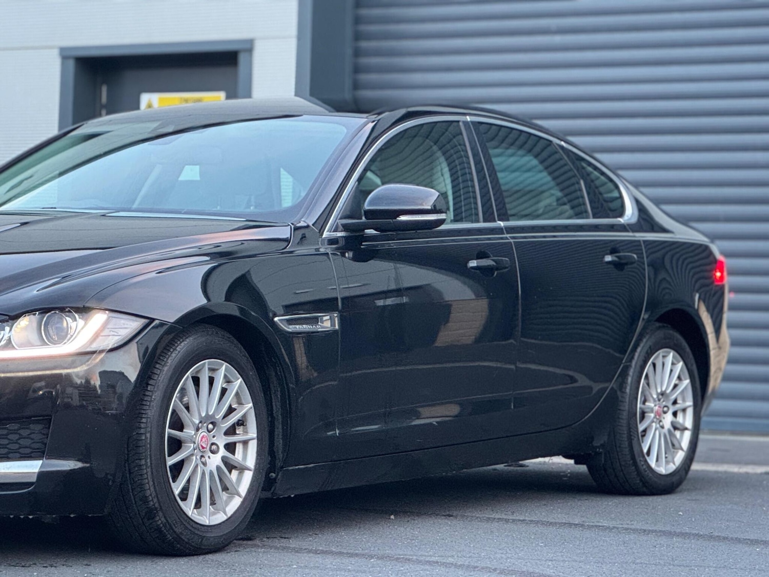 Used Jaguar XF 2015 for sale - 76633576: Photo 23