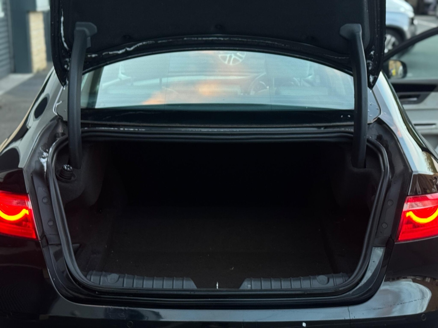 Used Jaguar XF 2015 for sale - 76633576: Photo 27