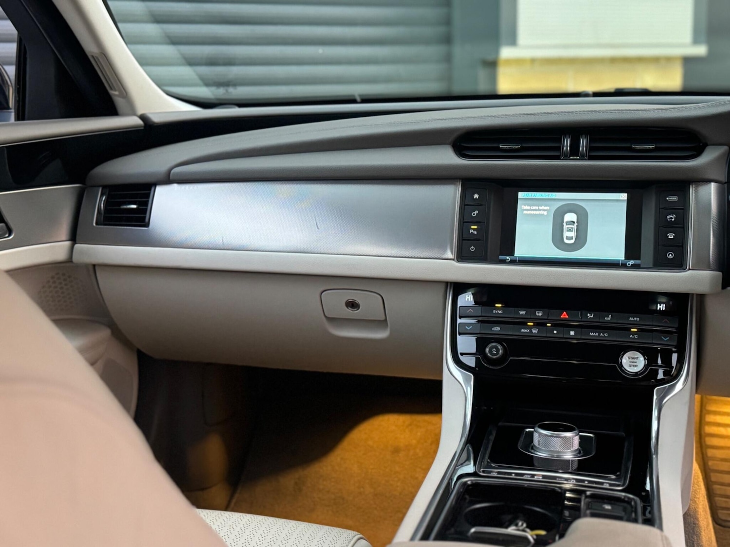 Used Jaguar XF 2015 for sale - 76633576: Photo 45