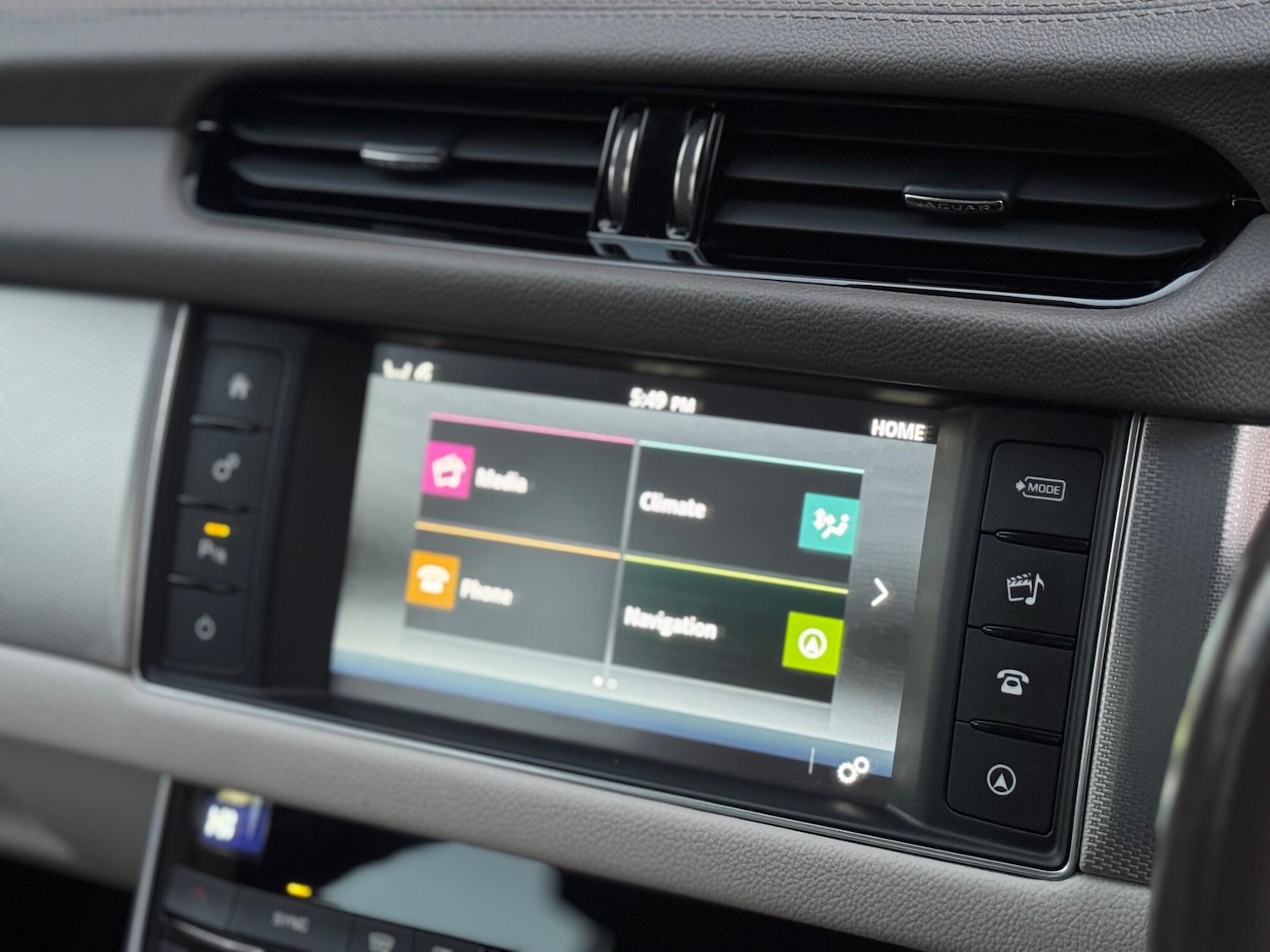 Used Jaguar XF 2015 for sale - 76633576: Photo 51