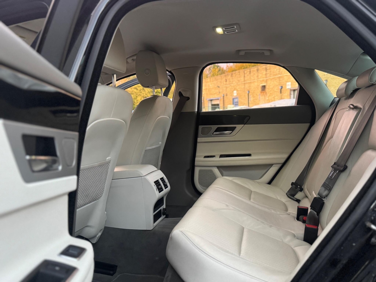 Used Jaguar XF 2015 for sale - 76633576: Photo 58