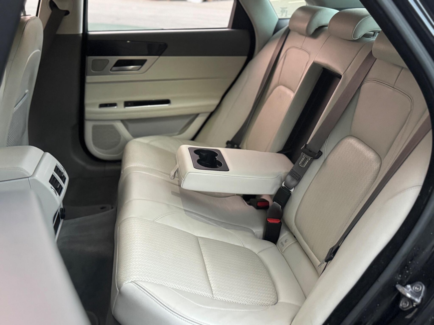 Used Jaguar XF 2015 for sale - 76633576: Photo 59