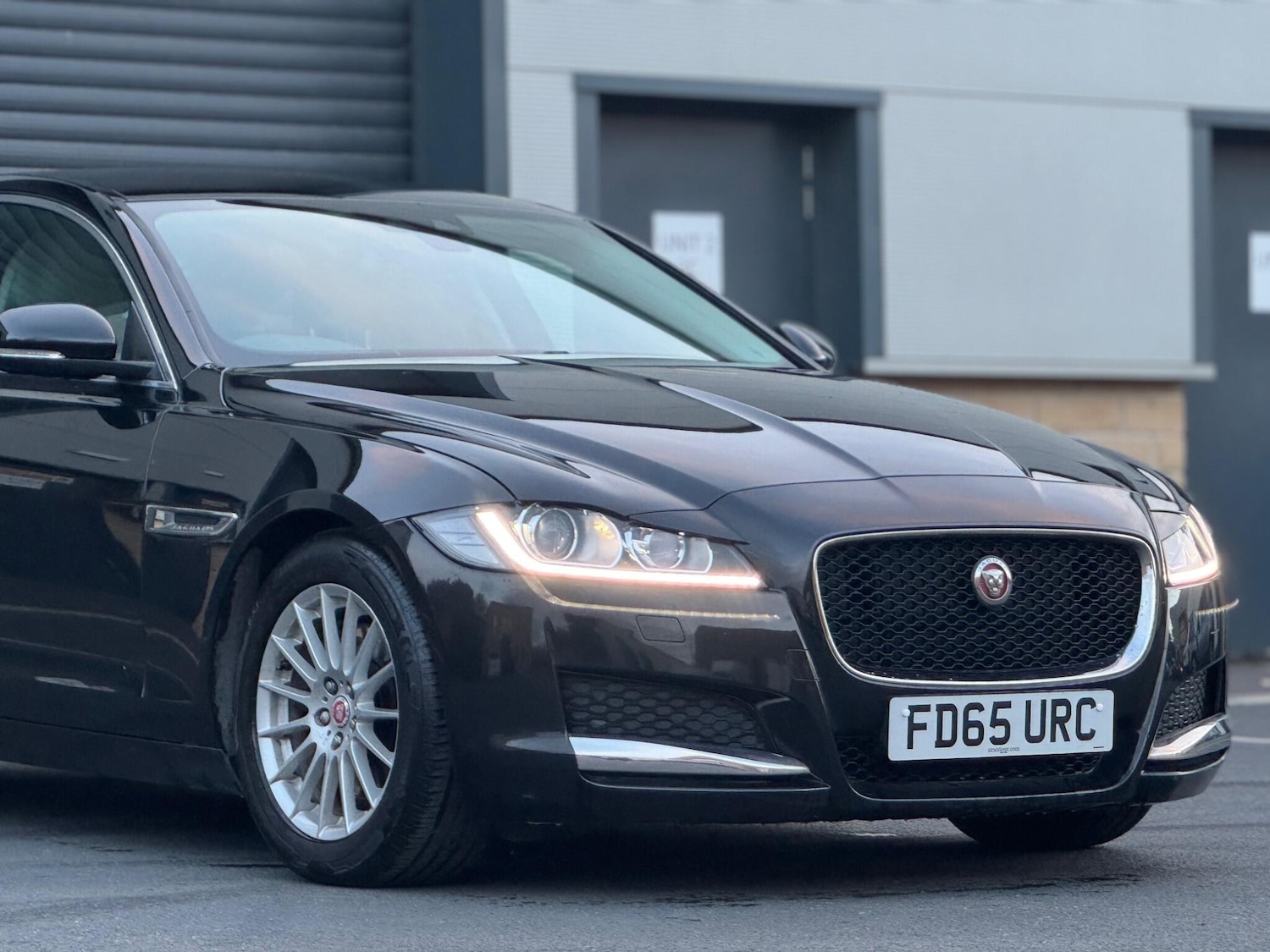Used Jaguar XF 2015 for sale - 76633576: Photo 6