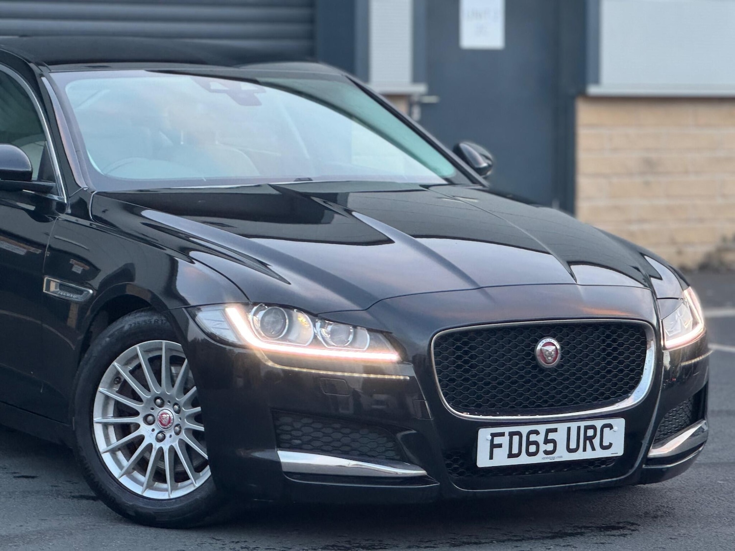 Used Jaguar XF 2015 for sale - 76633576: Photo 9