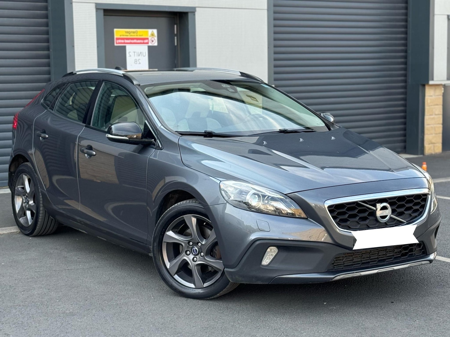 Used Volvo V40 2013 for sale - 76633739: Photo 2