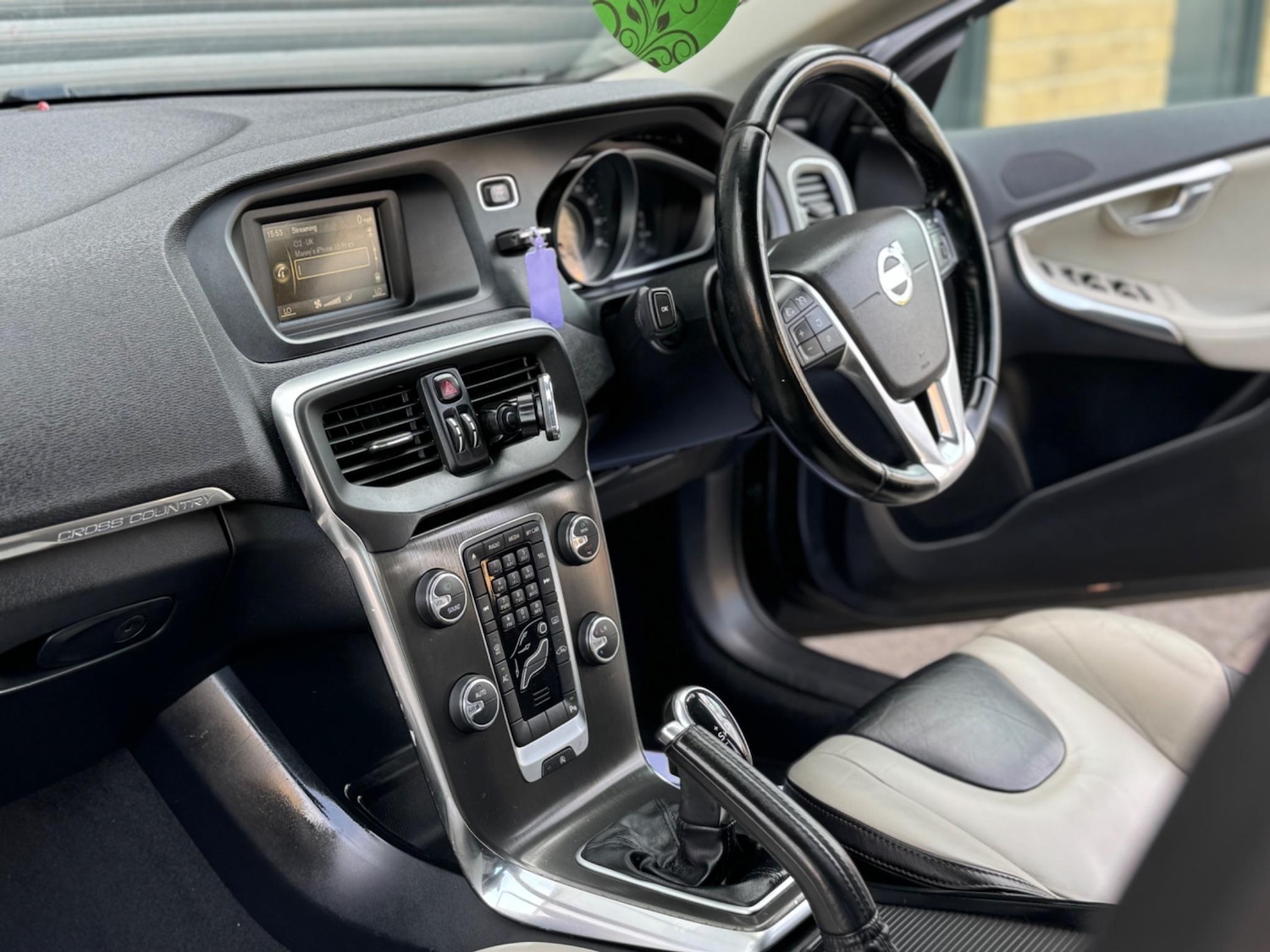 Used Volvo V40 2013 for sale - 76633739: Photo 24