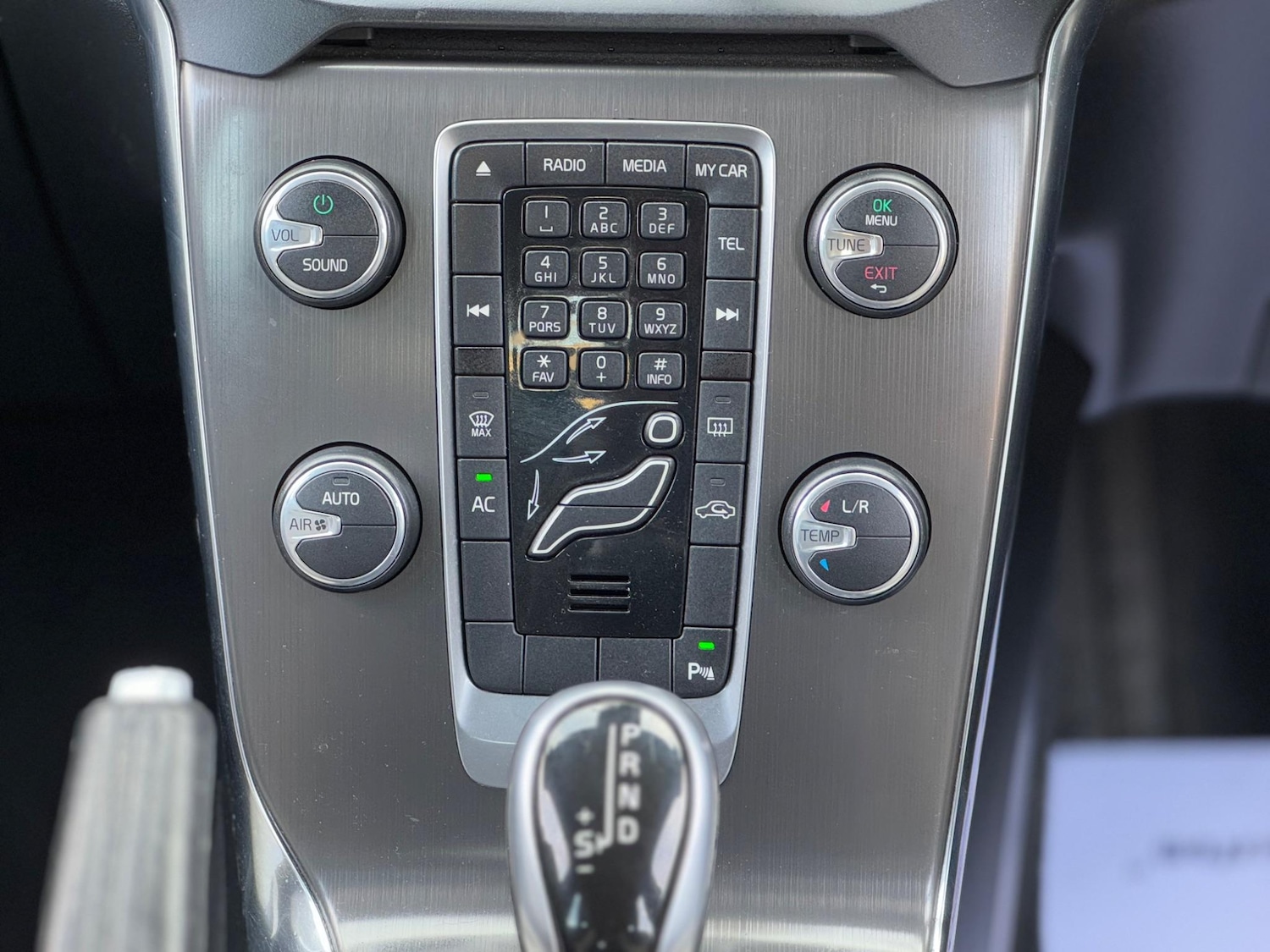 Used Volvo V40 2013 for sale - 76633739: Photo 29