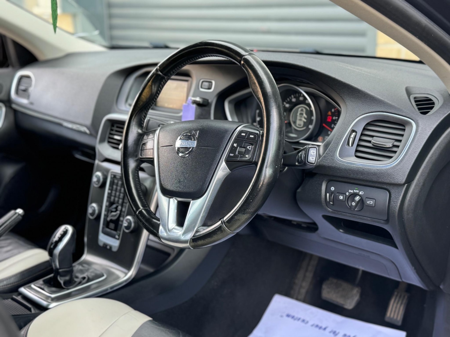 Used Volvo V40 2013 for sale - 76633739: Photo 30