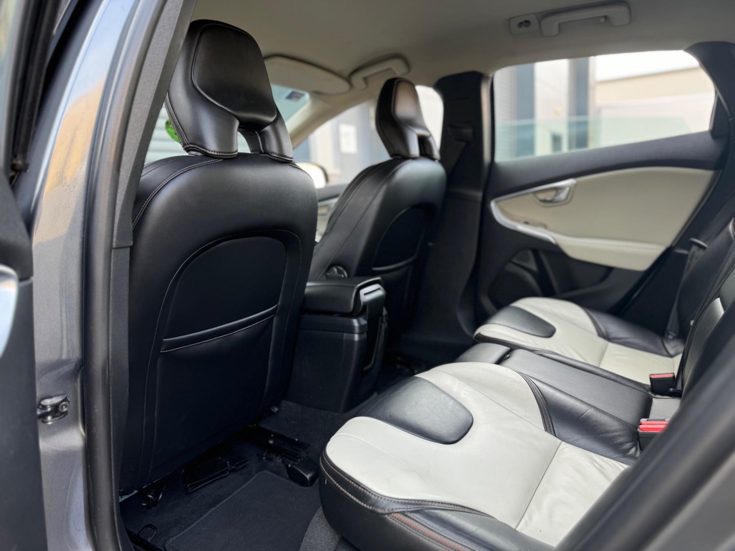 Used Volvo V40 2013 for sale - 76633739: Photo 34