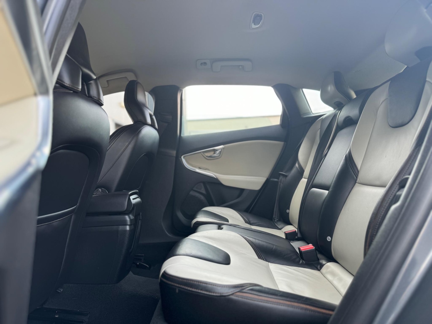 Used Volvo V40 2013 for sale - 76633739: Photo 35