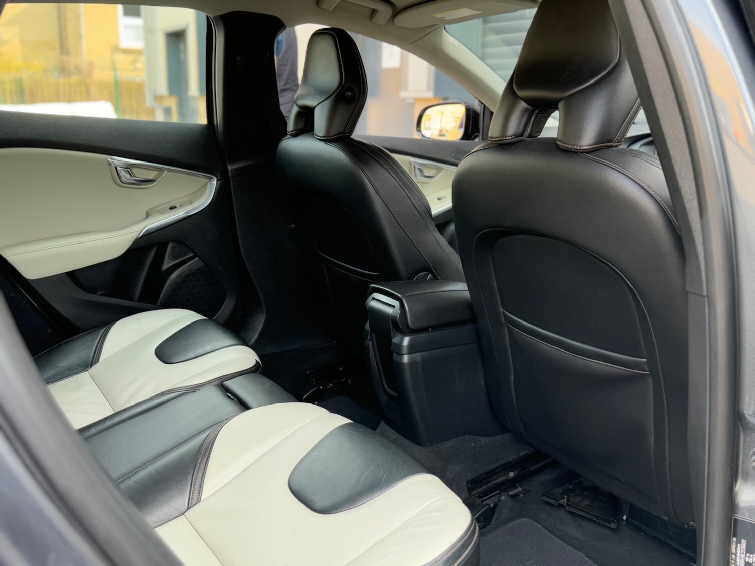 Used Volvo V40 2013 for sale - 76633739: Photo 36