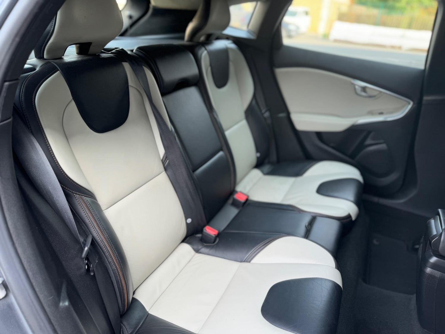 Used Volvo V40 2013 for sale - 76633739: Photo 37