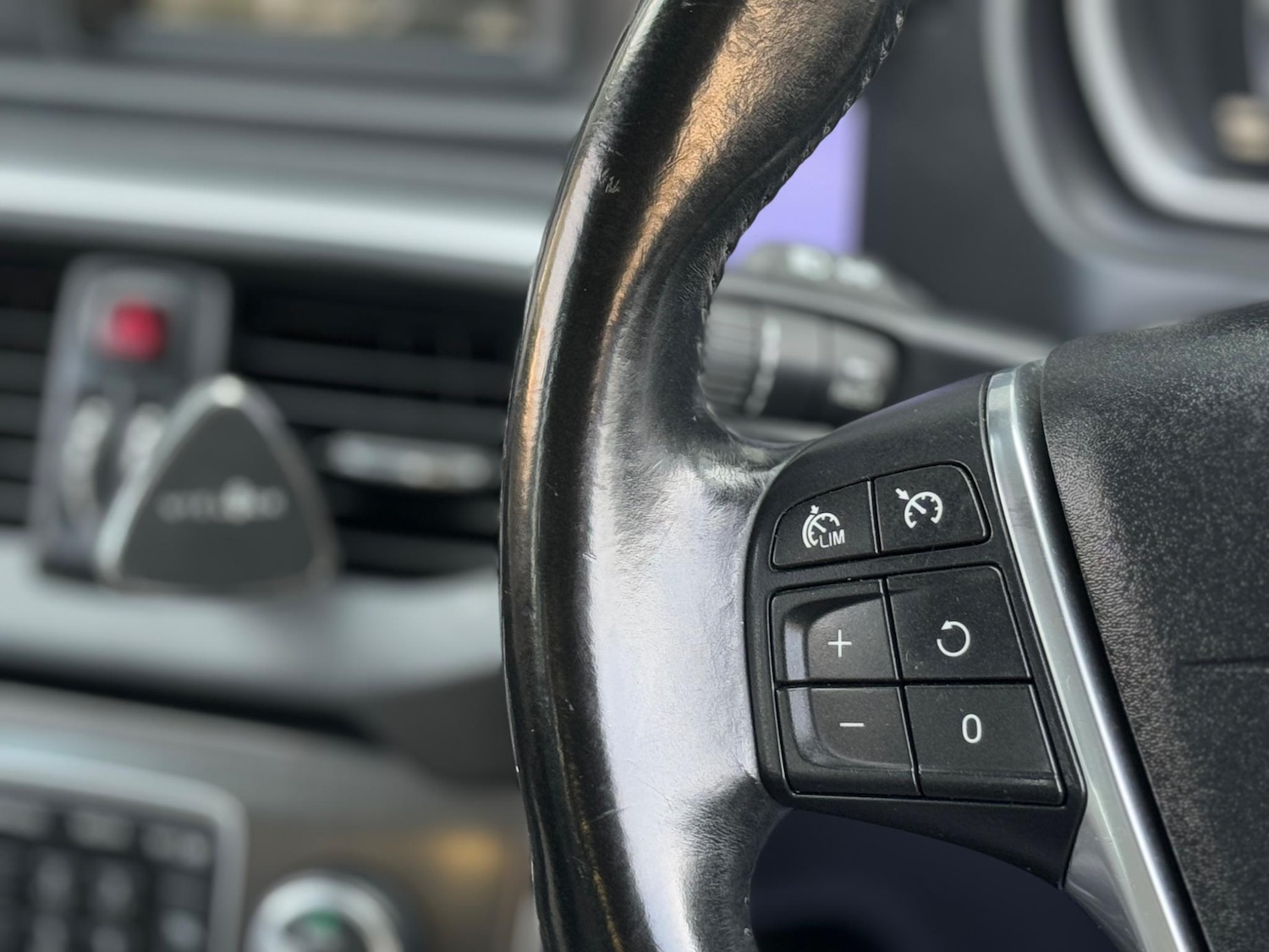 Used Volvo V40 2013 for sale - 76633739: Photo 44