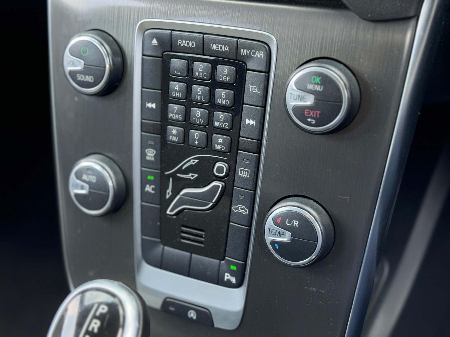 Used Volvo V40 2013 for sale - 76633739: Photo 47