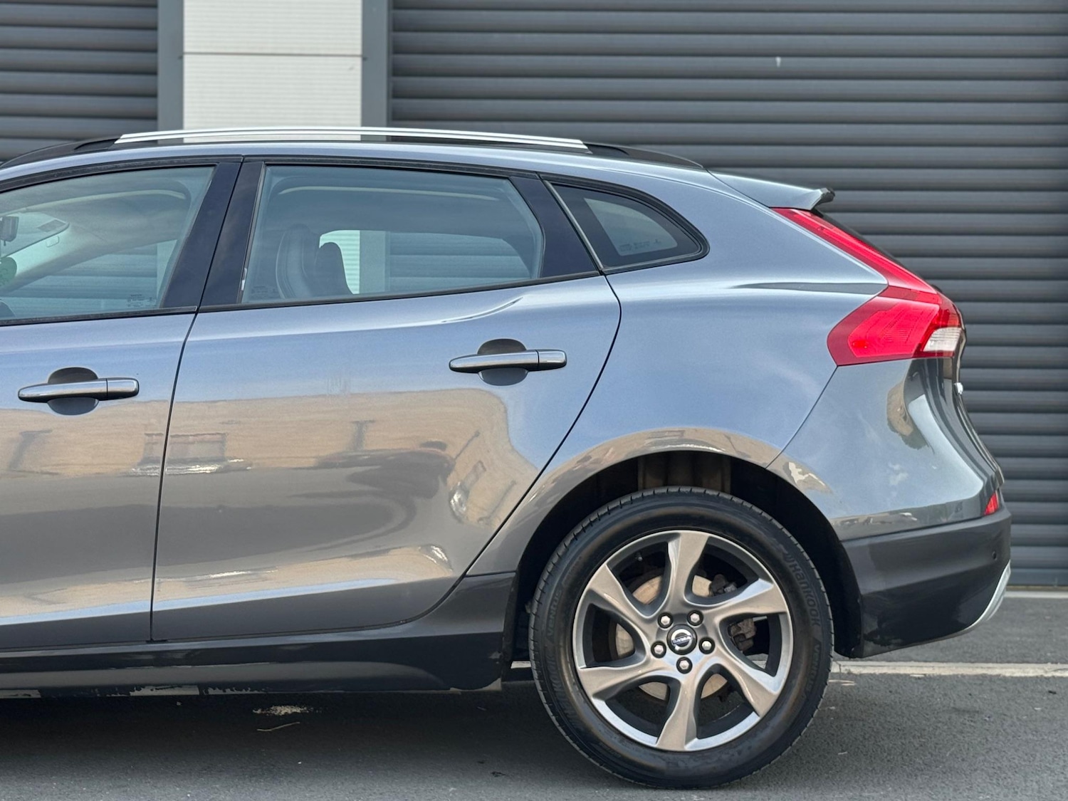 Used Volvo V40 2013 for sale - 76633739: Photo 52