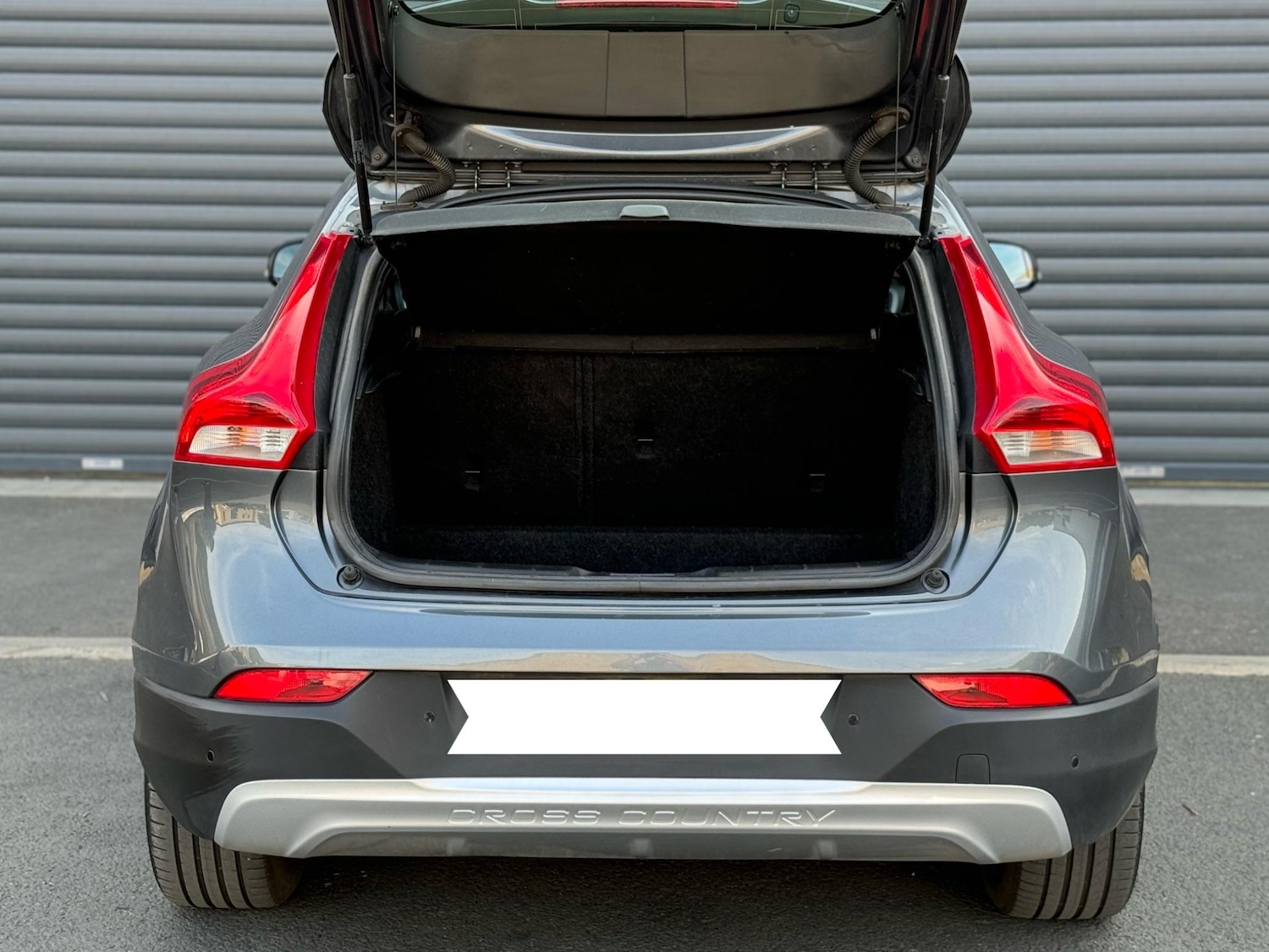 Used Volvo V40 2013 for sale - 76633739: Photo 57