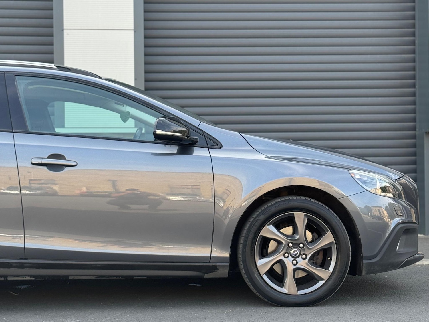 Used Volvo V40 2013 for sale - 76633739: Photo 8