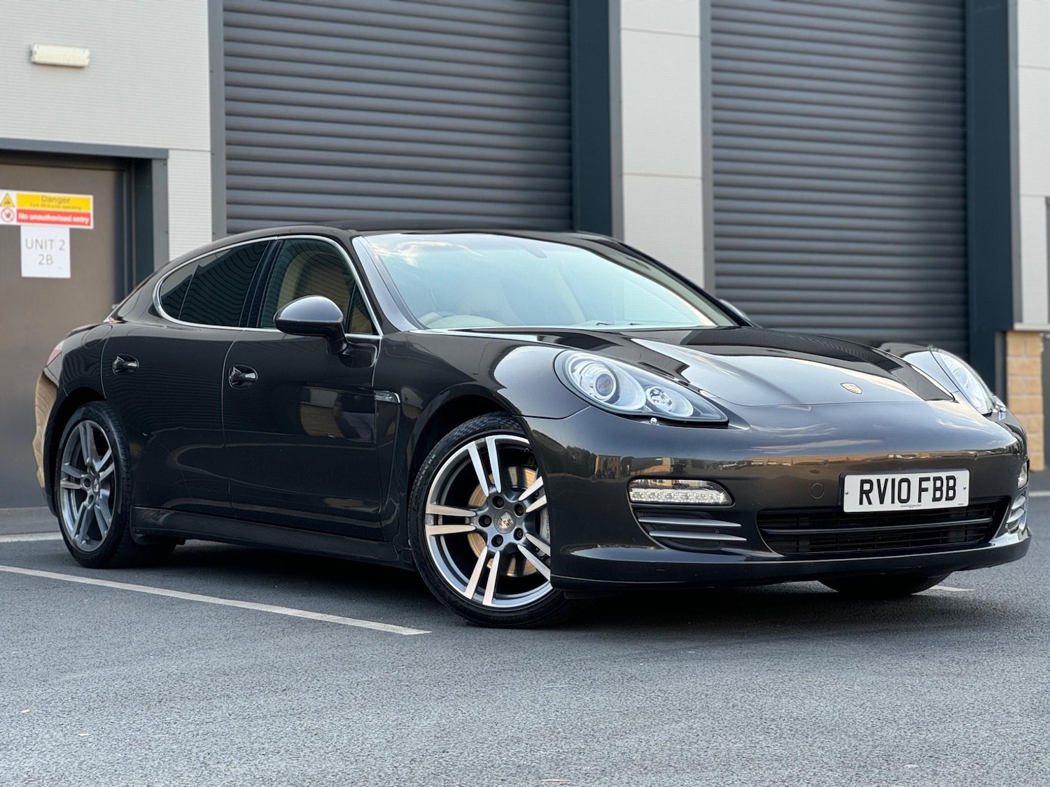 Used Porsche Panamera 2010 for sale - 76634044: Photo 2