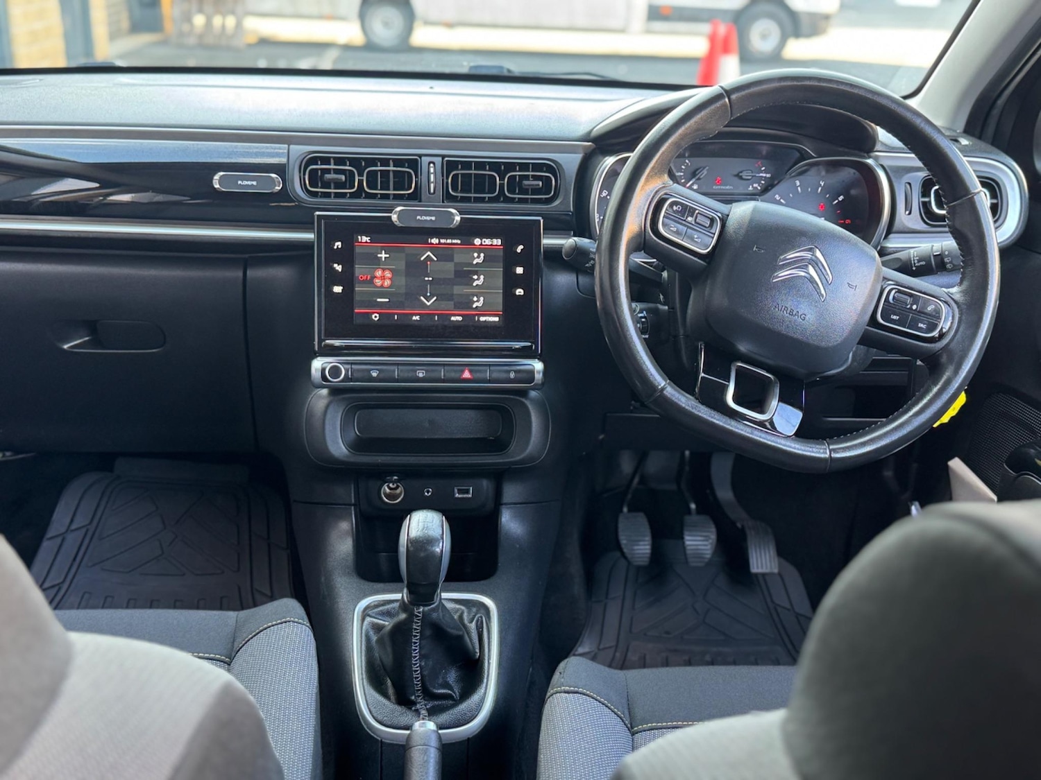 Used Citroen C3 2018 for sale - 76633639: Photo 14