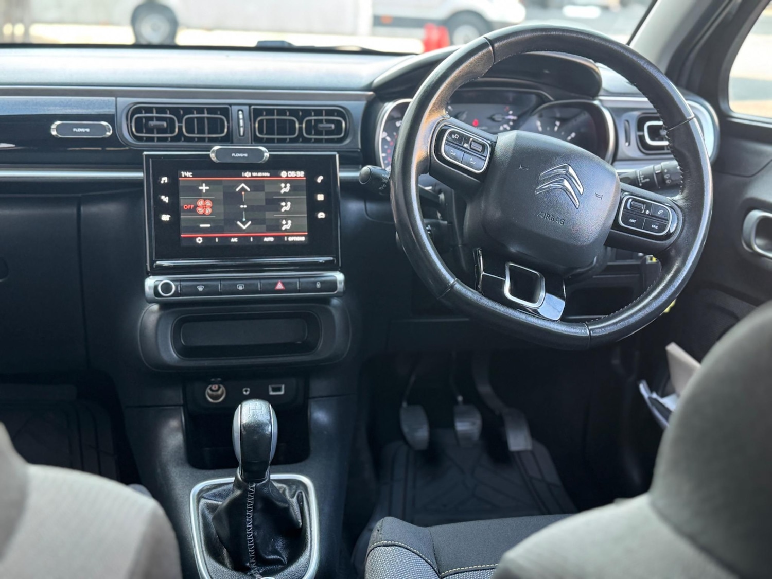 Used Citroen C3 2018 for sale - 76633639: Photo 8