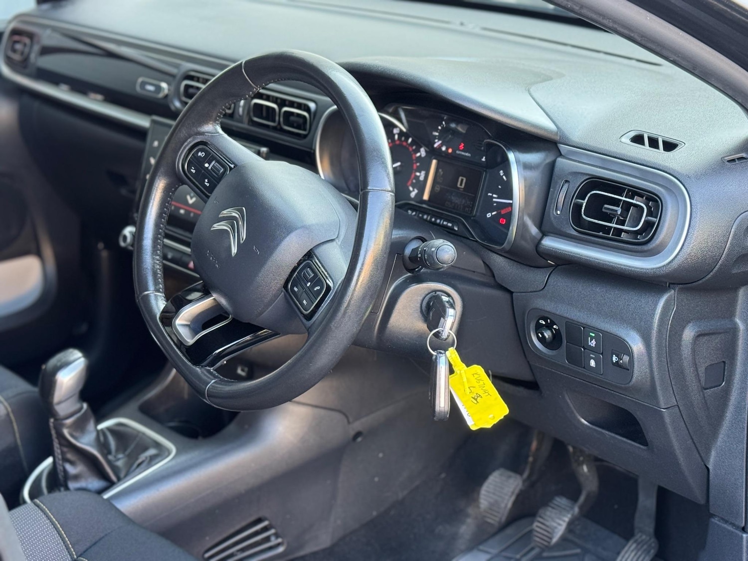 Used Citroen C3 2018 for sale - 76633639: Photo 9