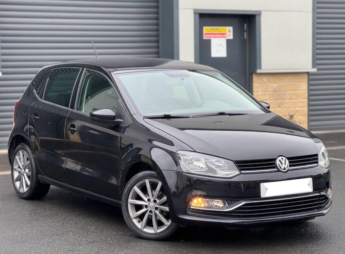 Used Volkswagen Polo 2015 for sale - 76633786: Photo 1