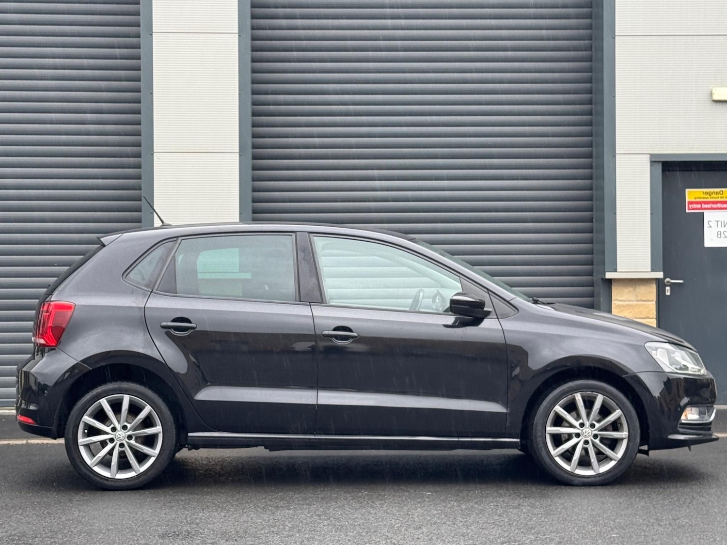 Used Volkswagen Polo 2015 for sale - 76633786: Photo 21