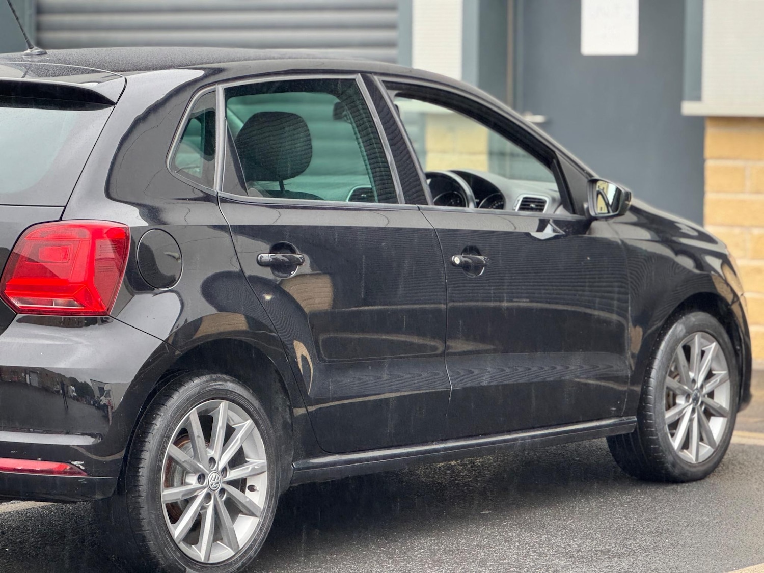 Used Volkswagen Polo 2015 for sale - 76633786: Photo 22