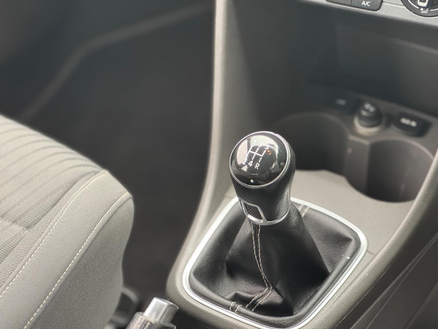 Used Volkswagen Polo 2015 for sale - 76633786: Photo 27