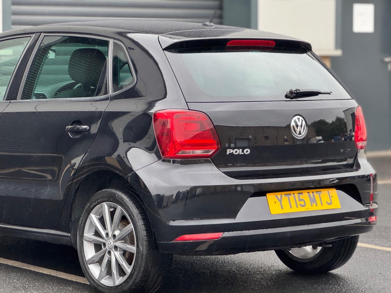 Used Volkswagen Polo 2015 for sale - 76633786: Photo 3