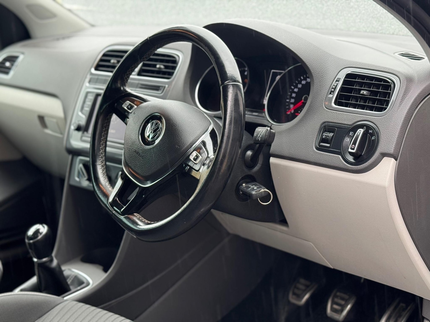 Used Volkswagen Polo 2015 for sale - 76633786: Photo 33