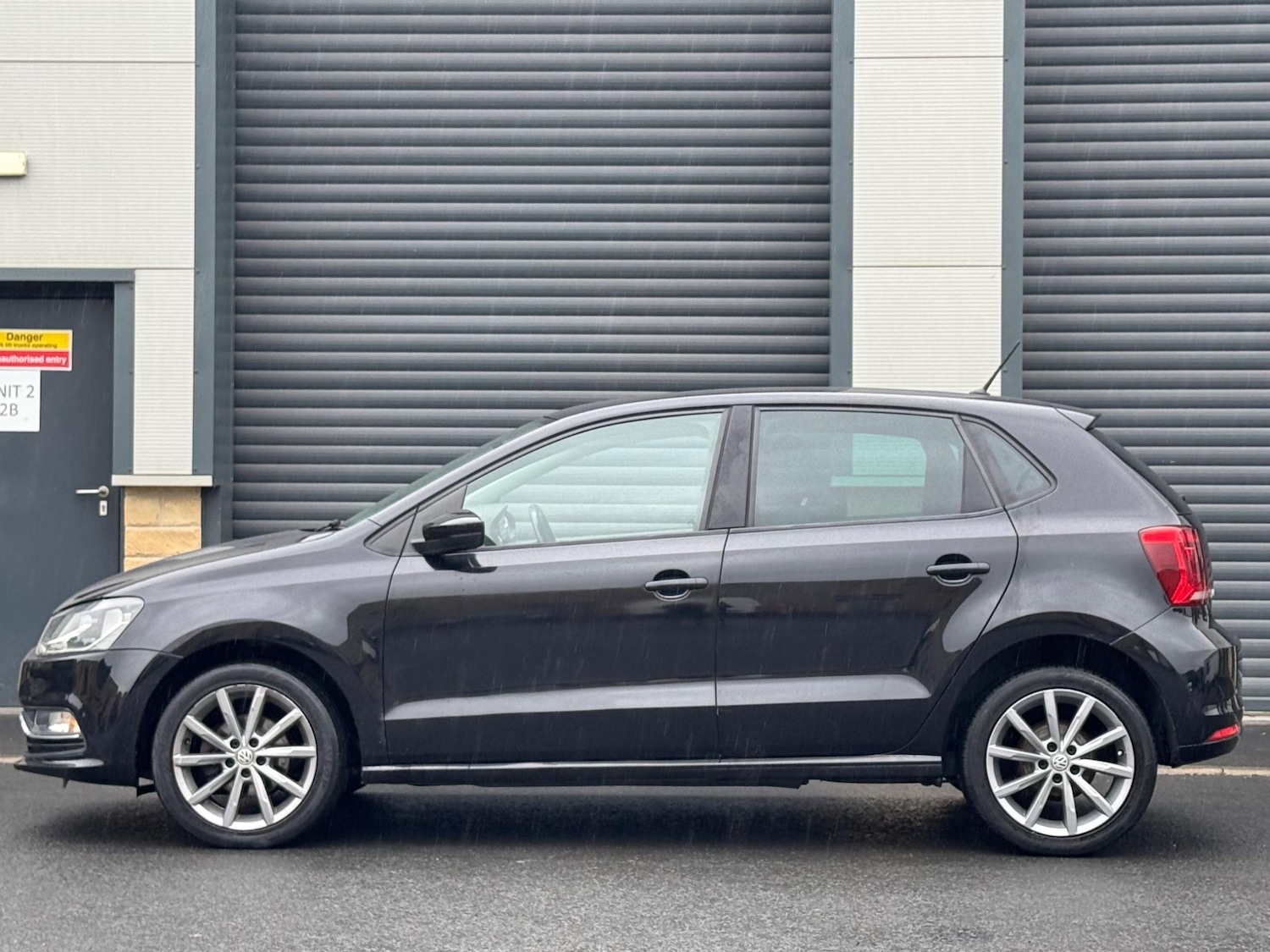 Used Volkswagen Polo 2015 for sale - 76633786: Photo 4