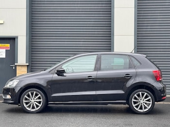 Used Volkswagen Polo 2015 for sale - 76633786: Photo