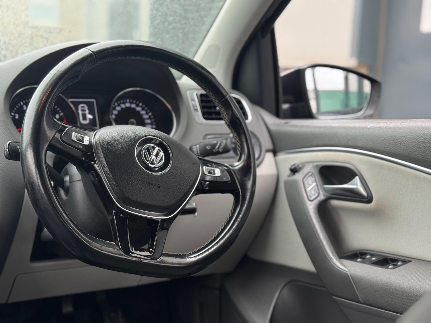 Used Volkswagen Polo 2015 for sale - 76633786: Photo 52