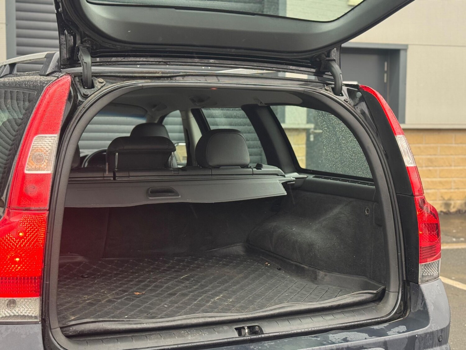 Used Volvo XC70 2006 for sale - 76824069: Photo 40