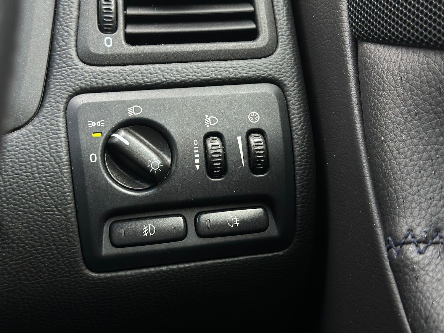 Used Volvo XC70 2006 for sale - 76824069: Photo 46