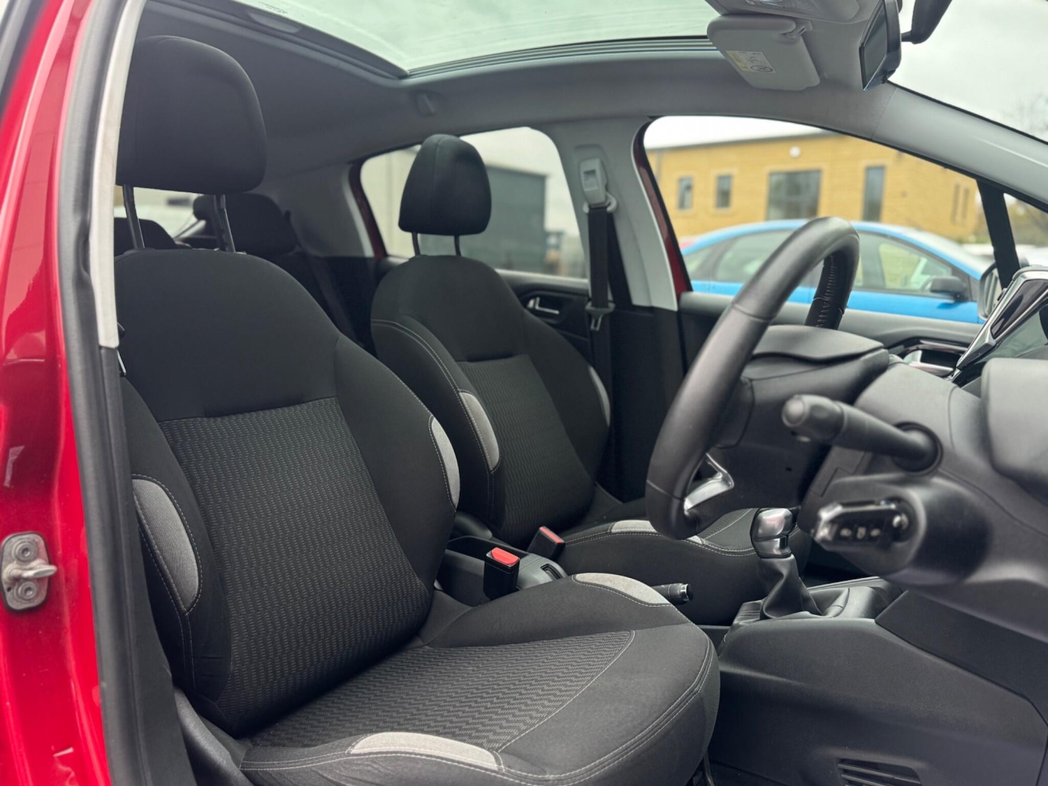 Used Peugeot 208 2015 for sale - 76633627: Photo 43