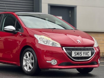 Used Peugeot 208 2015 for sale - 76633627: Photo