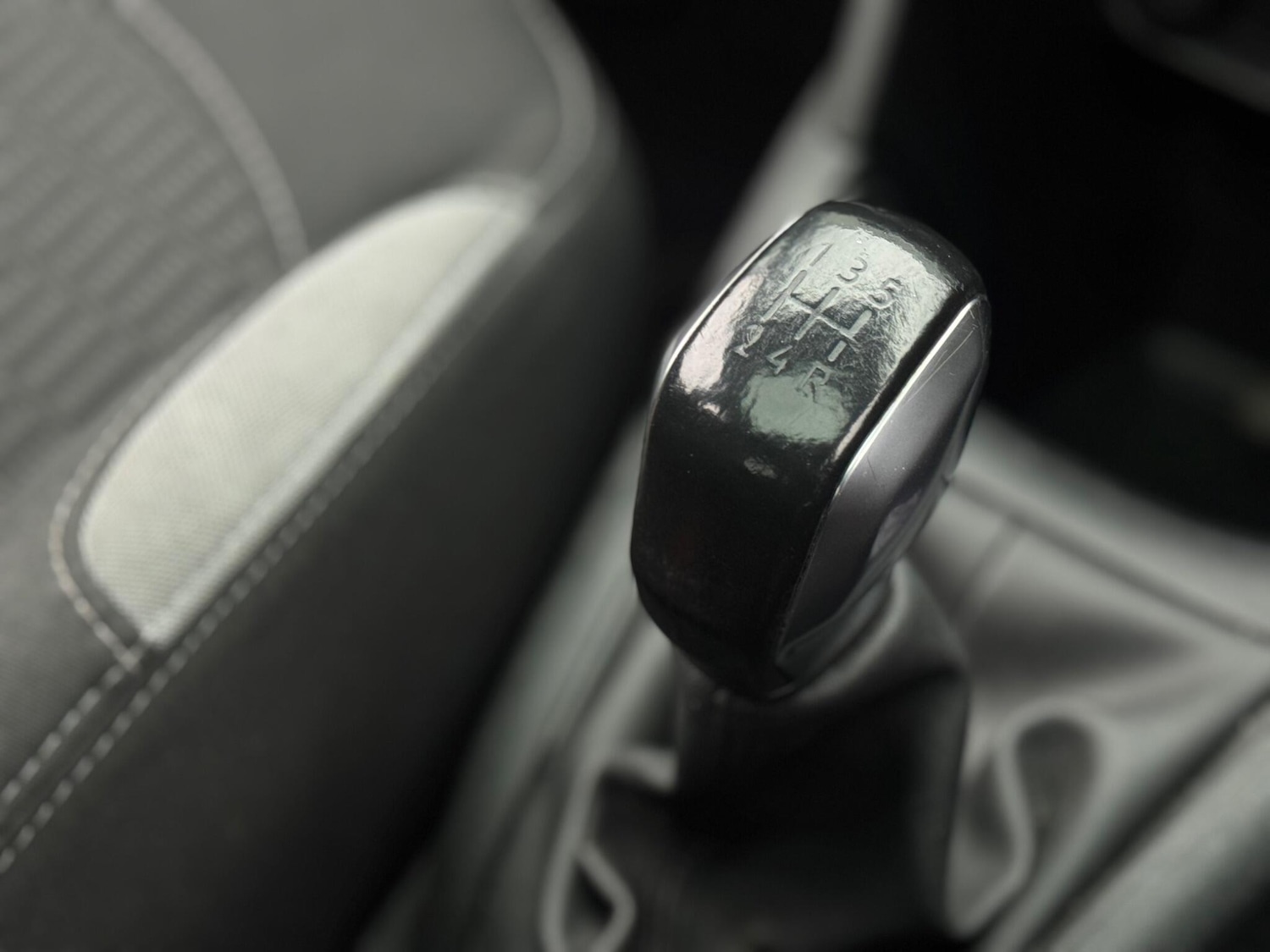 Used Peugeot 208 2015 for sale - 76633627: Photo 60